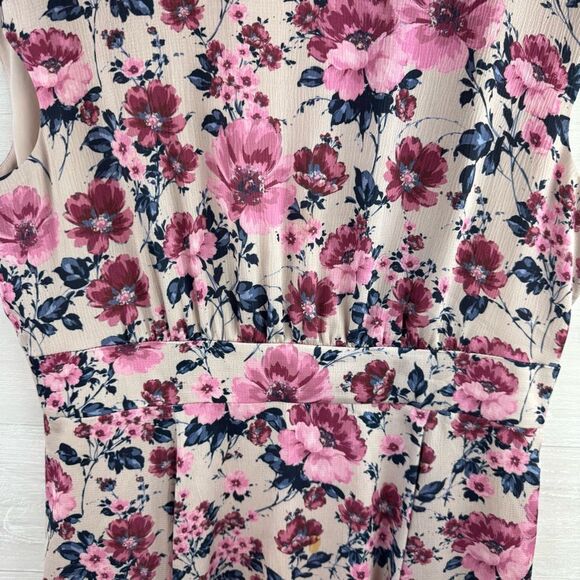 Gal Meets Glam Julia Seersucker Floral Midi Dress - Picture 4 of 7